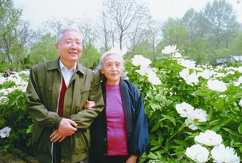 于是之病逝9年了，遗孀李曼宜的选择令人泪目