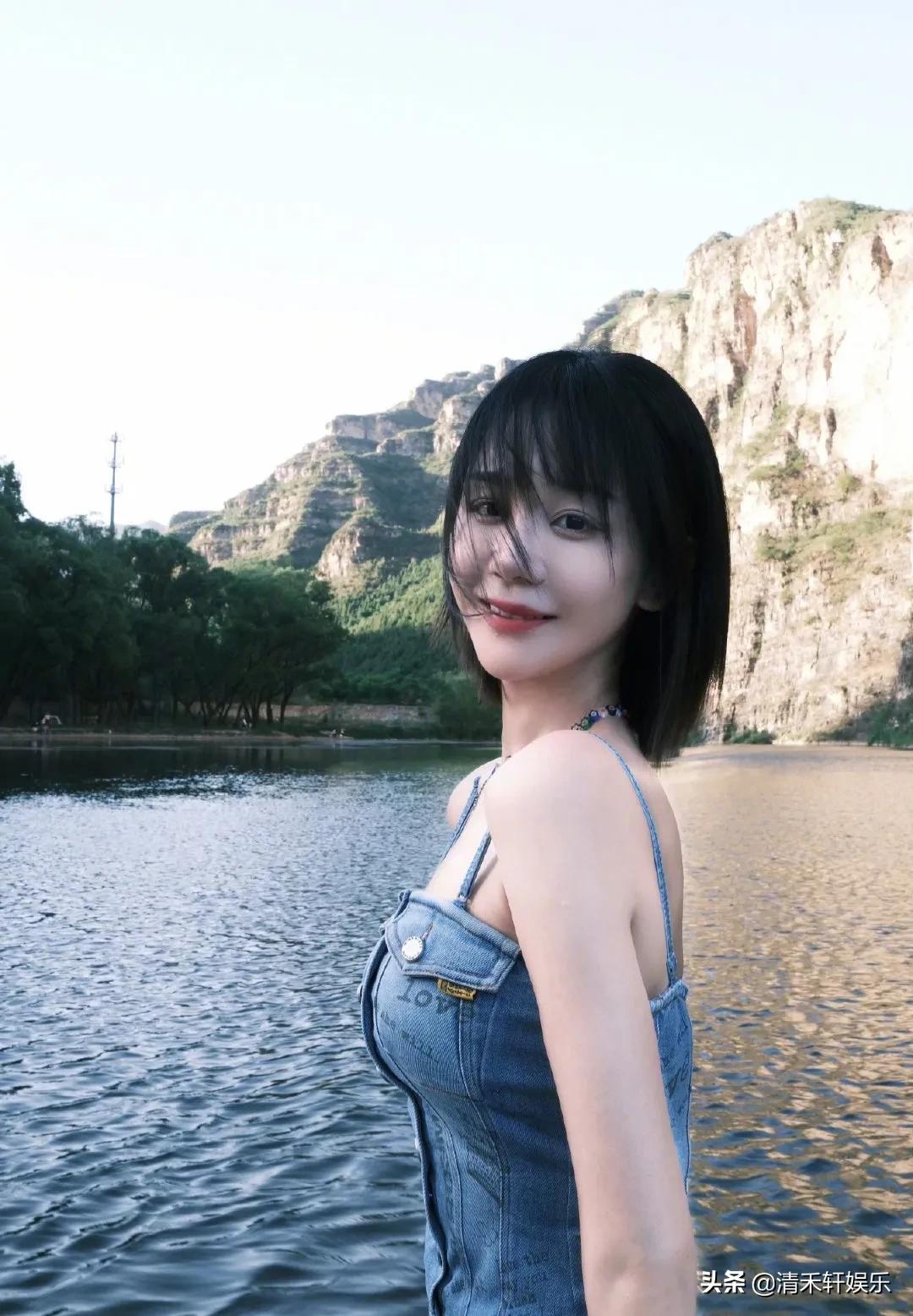 海陆，是一个活泼漂亮的小姐姐。爱外出旅游、也爱打拳，超酷