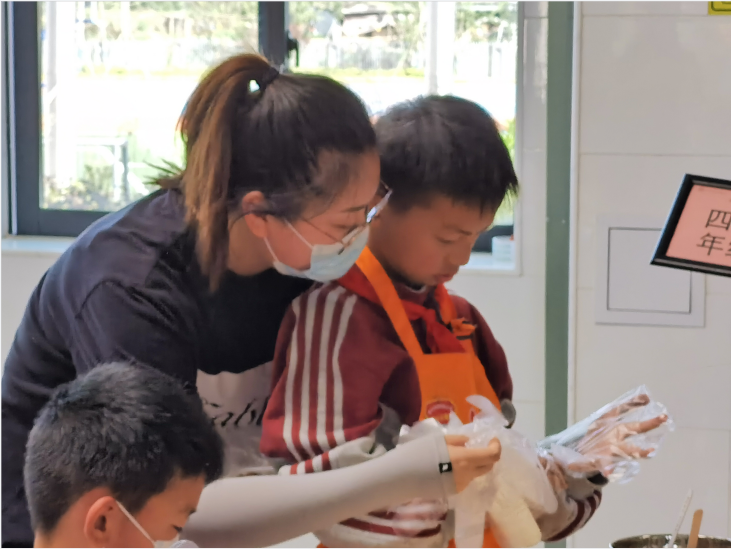 “心与心行 劳动有我”|新兴中学附小开展五一劳动周实践活动