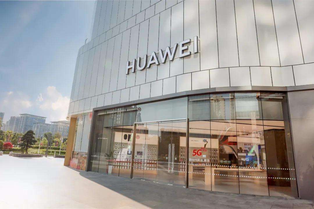 網上買手機和實體店買手機有什么區別，手機店老板：差太多了