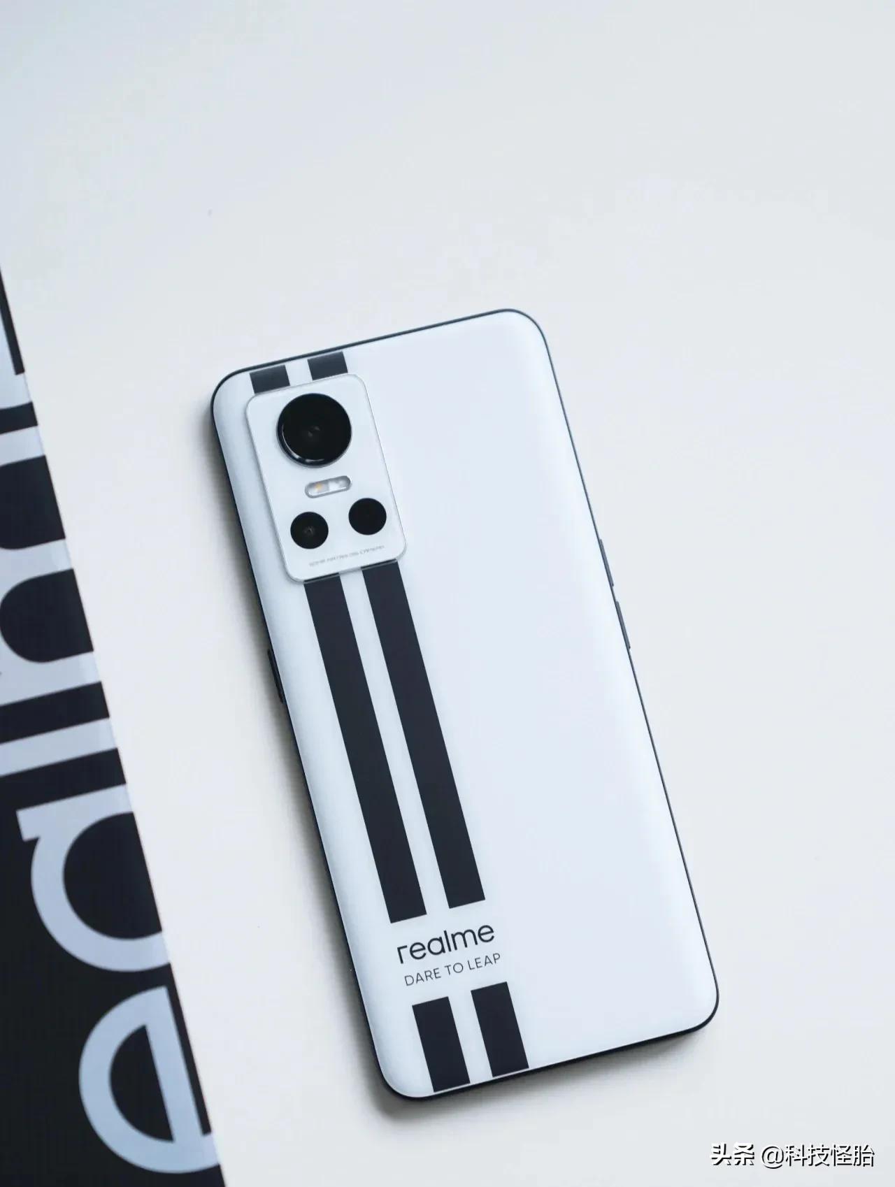 从苹果8plus换到了realmeGTneo3，憋了一肚子话想说