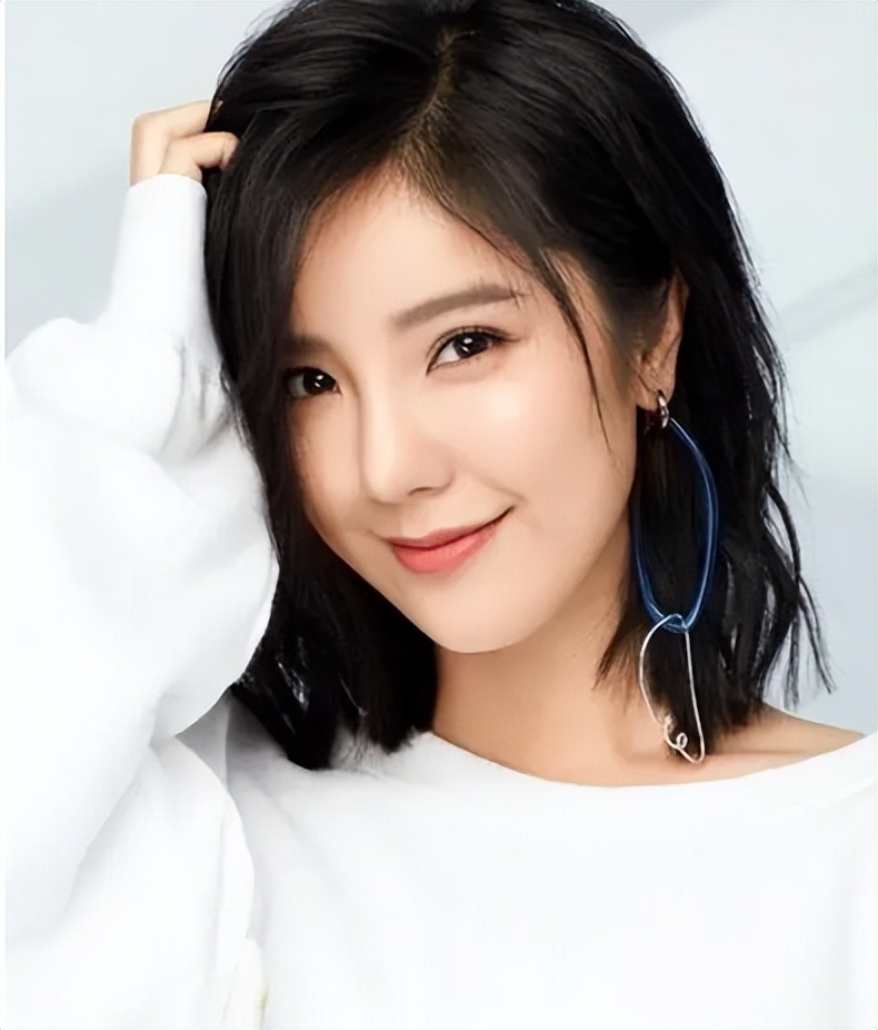 北景甜南奕欢：一个资源拿到手软，一个沉沦网大，今差距一目了然