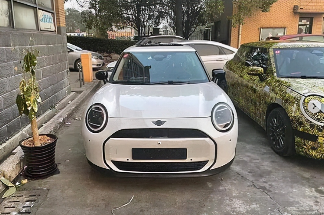 宝马mini2020款详解纯电驱动可爱依旧