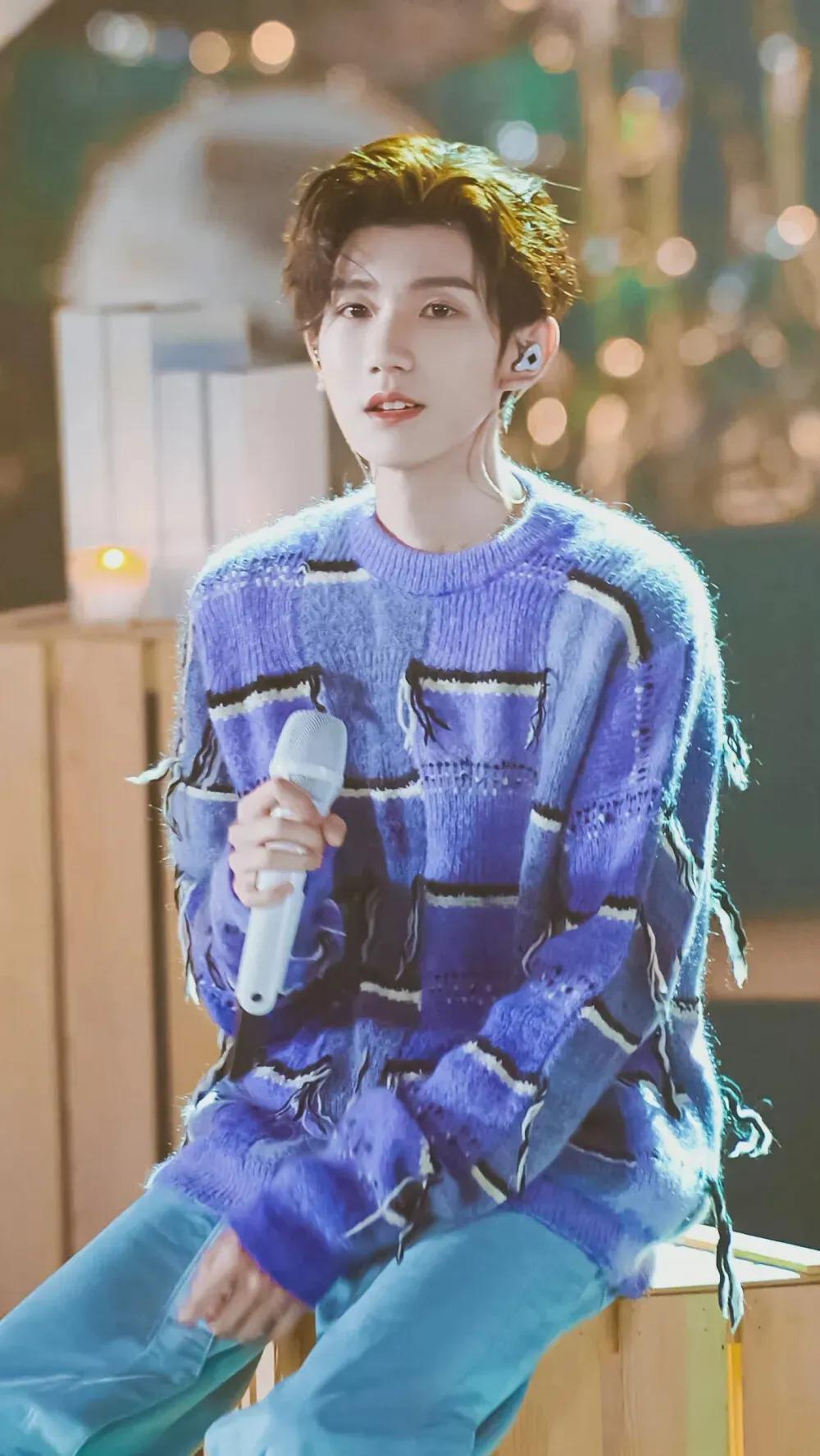 王俊凯易烊千玺王源高清壁纸，哪张壁纸最好看呢