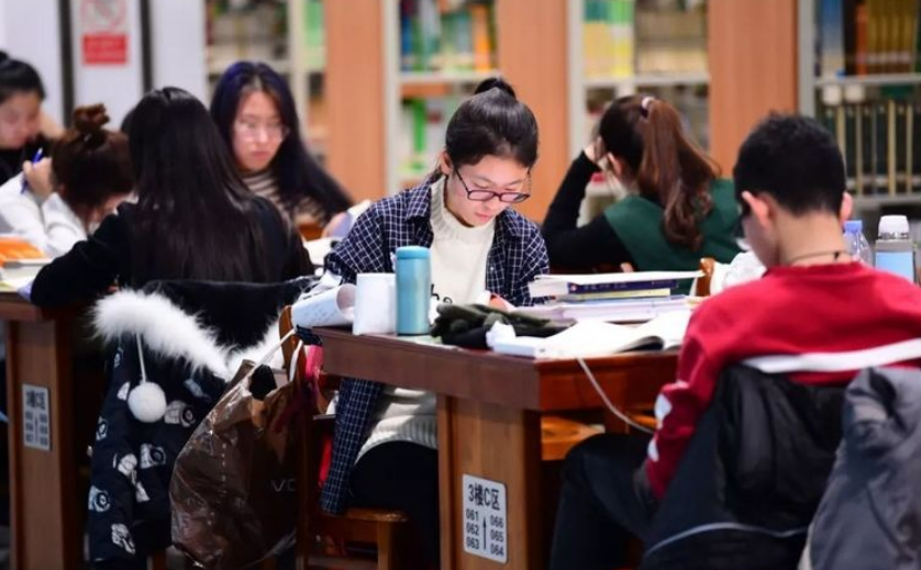 高考试卷为啥不能全国统一？明朝朱元璋统一试卷，结果引来大乱子