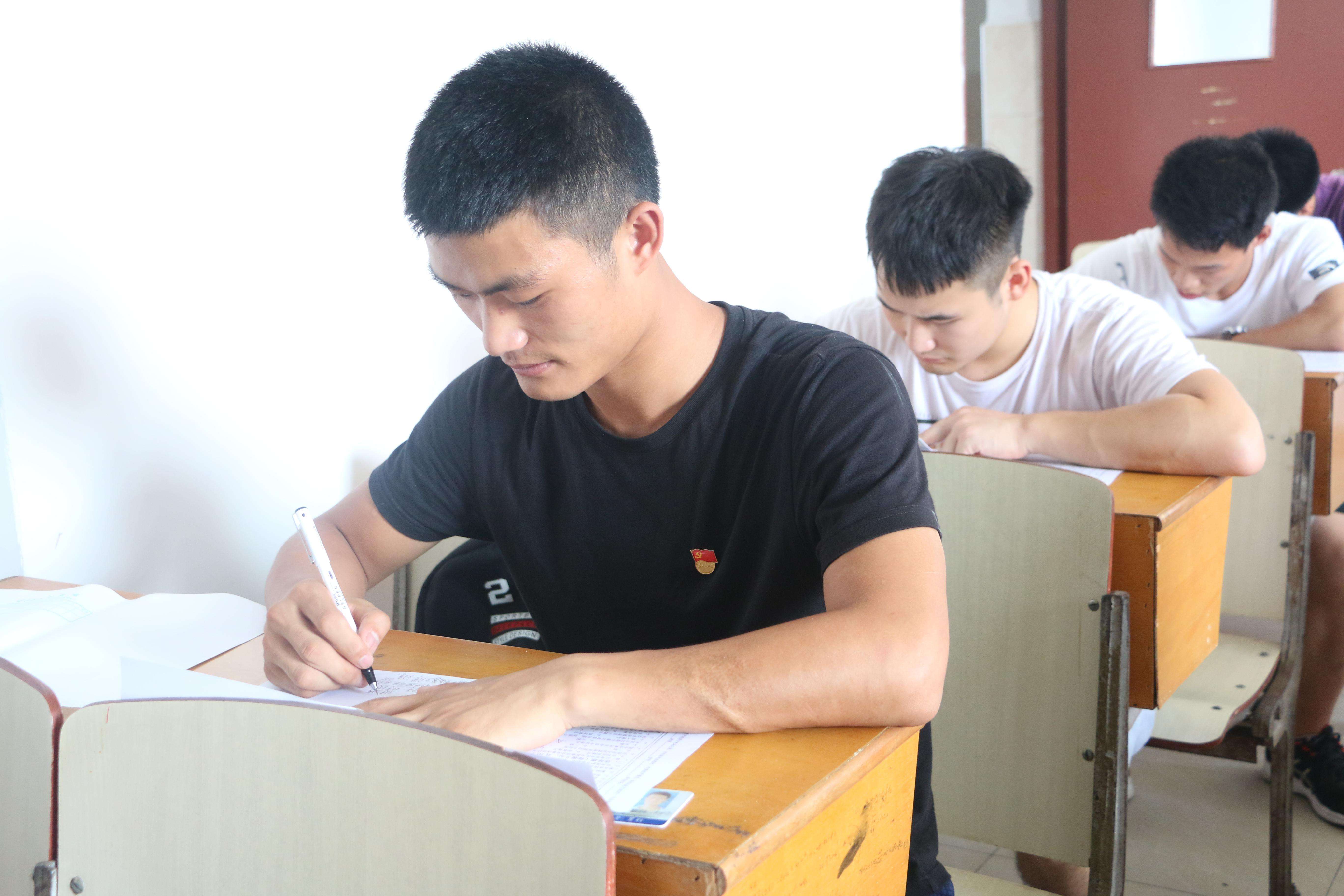 高三2月联考分数线出炉，接下来学生怎么做，才能稳步提升成绩？