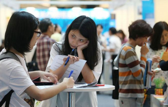 大学生留学热潮不减，他们在国外混不下去后，回国都干些什么？