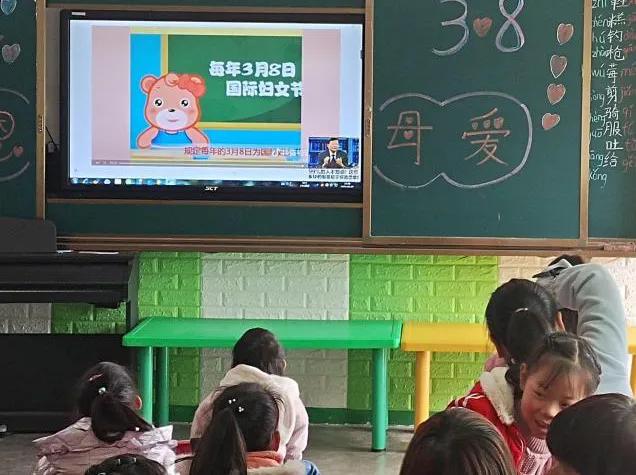 淅川县西簧乡中心幼儿园开展庆“三八”妇女节系列活动