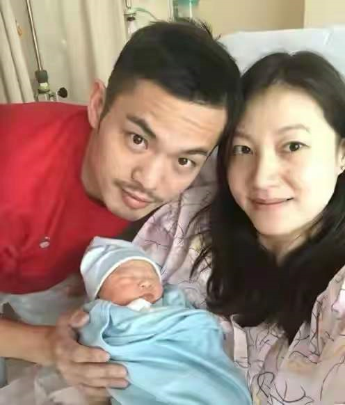 林丹搬入福建三层别墅！豪宅前砌巨型石雕配喷泉，内部装修似宫殿