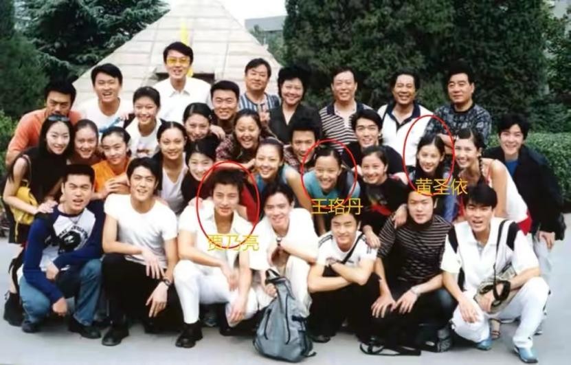 当时代抛弃“青春小妞”王珞丹时，连声招呼都不会打