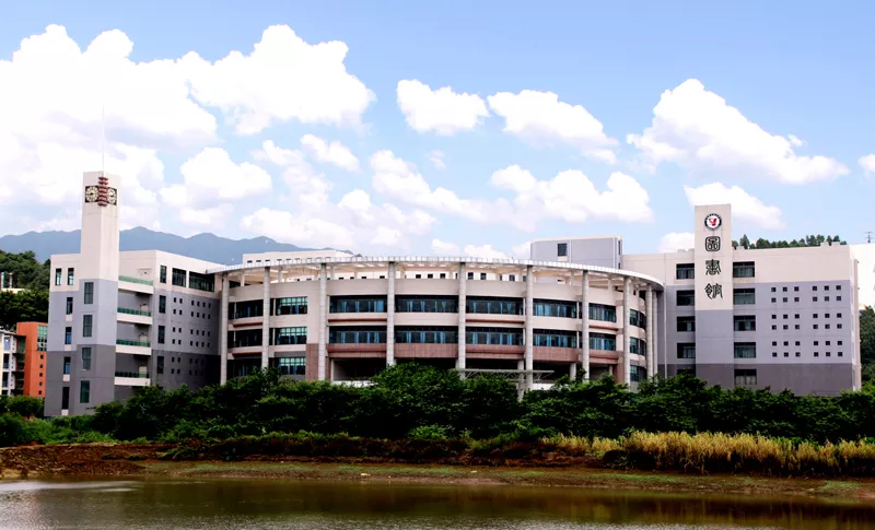 “医学热”又来了？学考想考医学专业，重点关注广东这12所院校