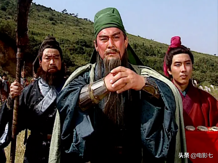 “凭一个角色走红”的5位演员，多年后境况悬殊，有人做直播带货