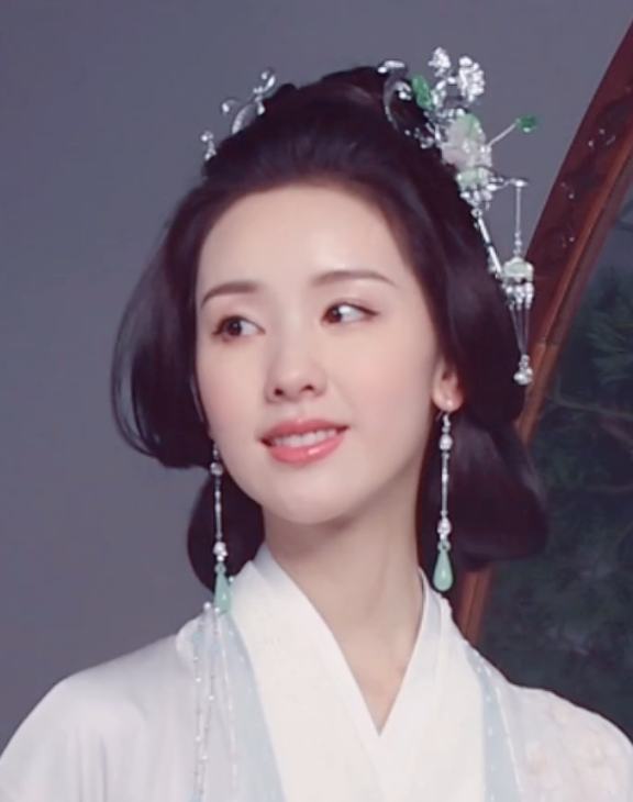 《长月烬明》官宣520档，澹台烬黎苏苏CP海报释出，服道令人期待
