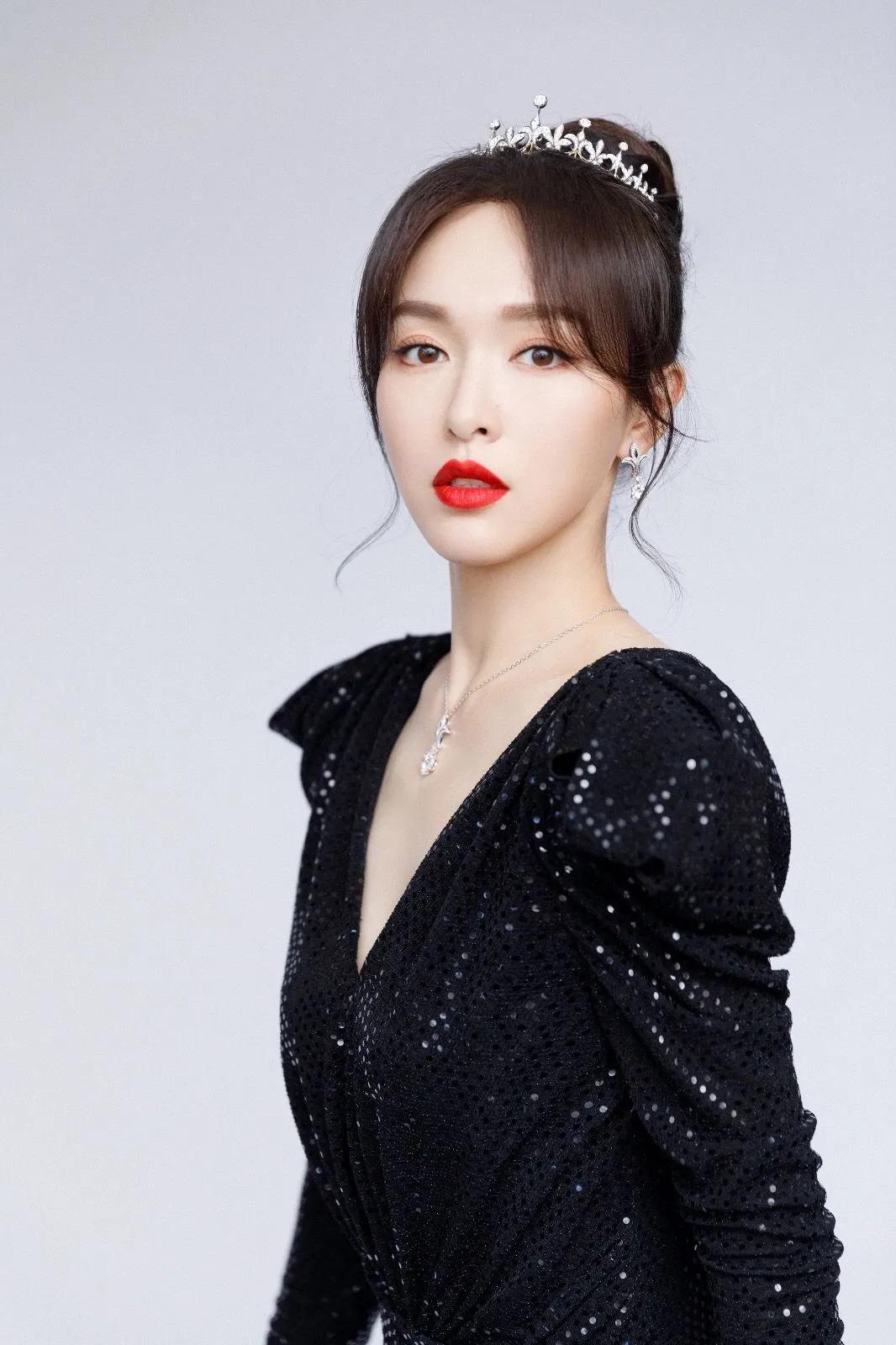 唐嫣黑白长裙宛如公主