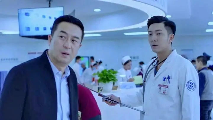 不想成为家族耻辱，他选择放弃从医