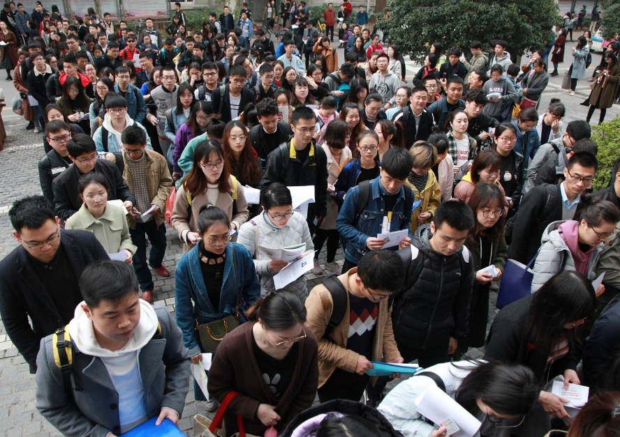 “铁饭碗”变“金饭碗”？国家已明确涨工资，这次真不是虚晃一枪