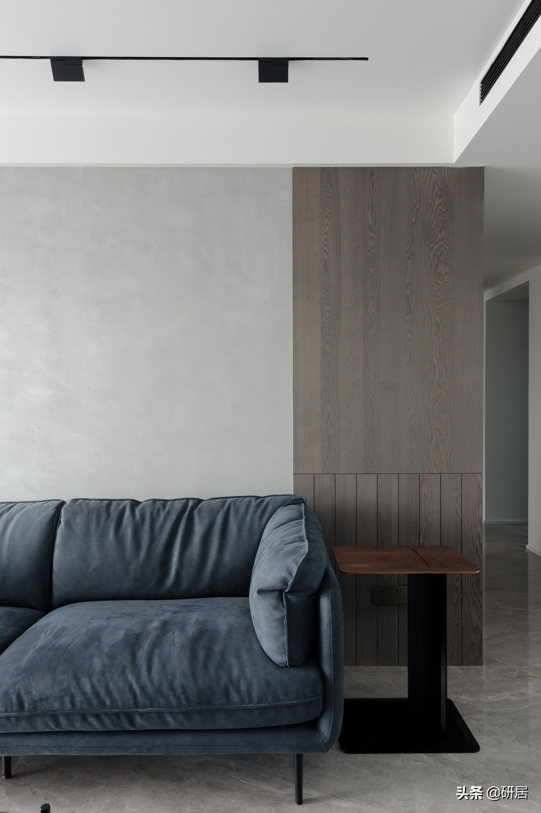 这对夫妻很理性，把家装成了简约风，没想到越是简单的装修越舒服