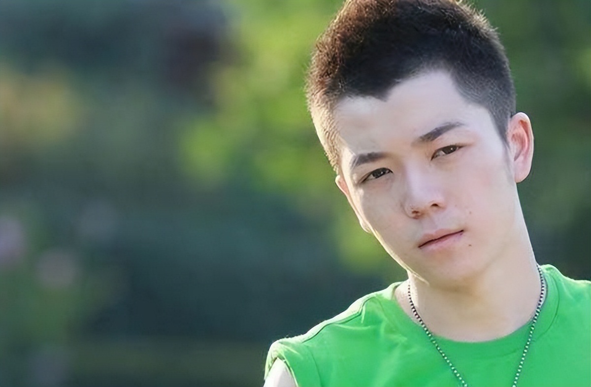 七个孩子五个妈，一年见一次，这些明星的相处方式，让人大跌眼镜