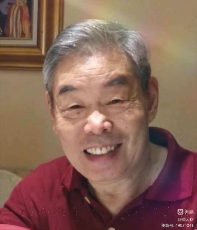 铁道兵文化网有关人员向铁道兵纪念馆捐赠《成昆铁路纪实》