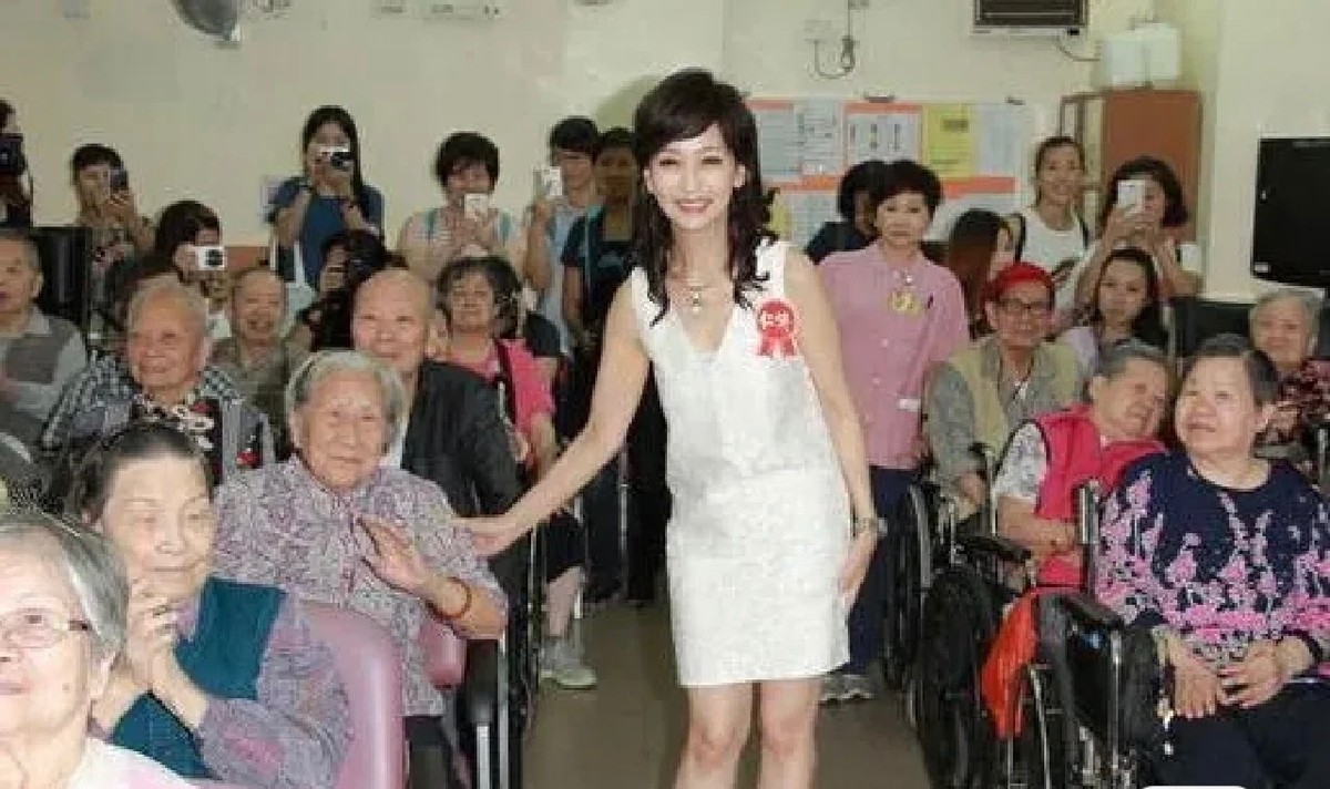 10位中年女明星生图大曝光，人间真实！谁冻龄谁老了一目了然