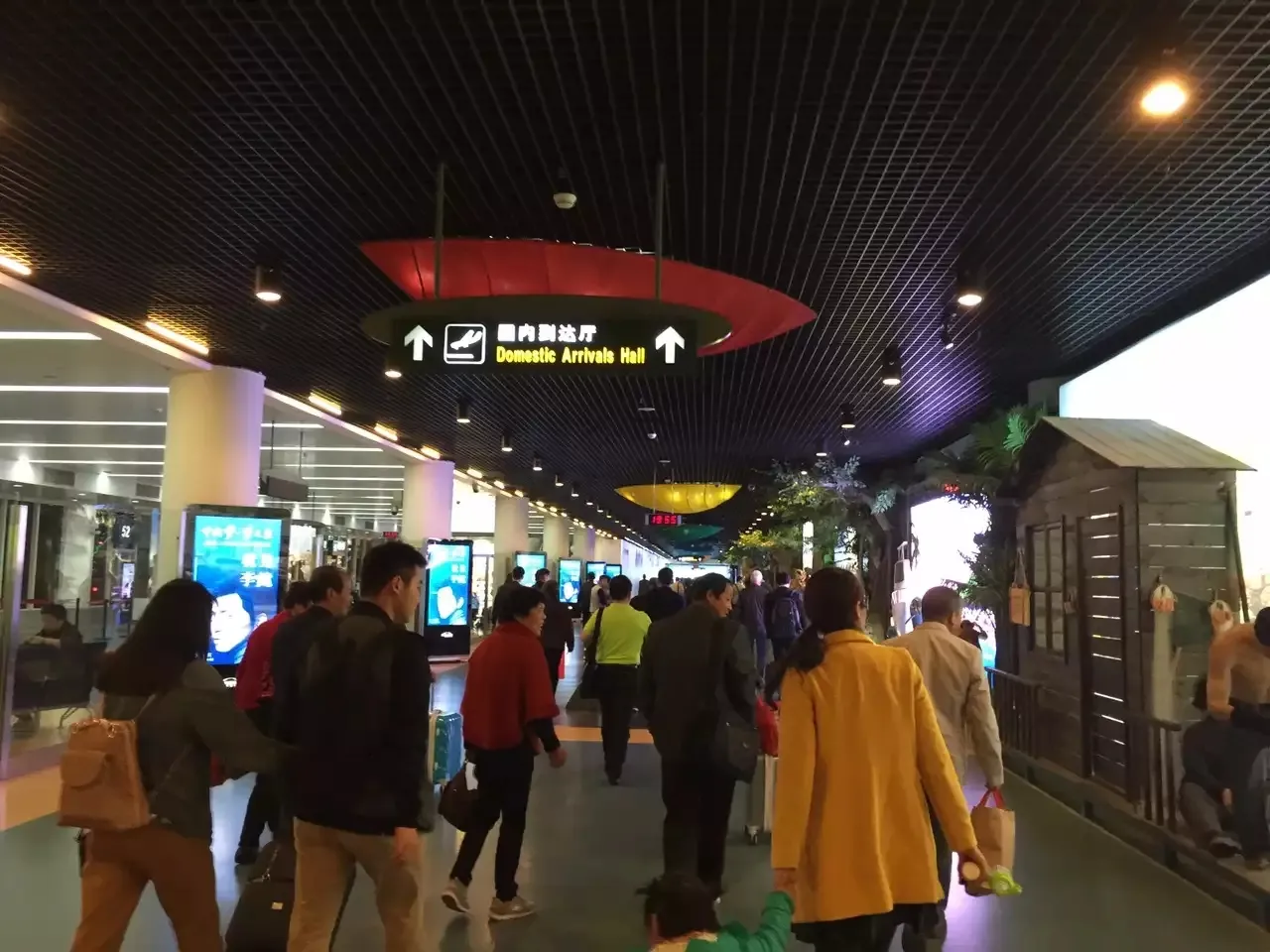 机票托运行李收费标准(买机票一定要看清楚免费行理托运标准)