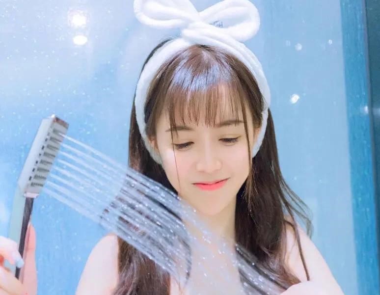 撩妹情话句子大全，最能让女人感动的情话