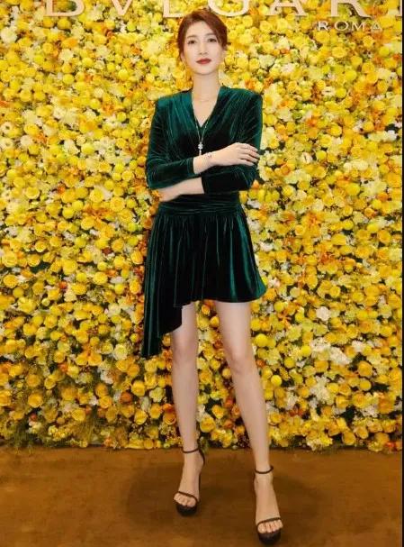 江疏影高跟鞋美轮美奂