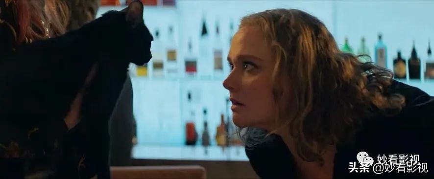 破产名媛现原形——《法式告别》