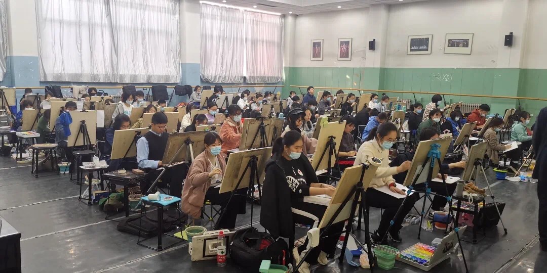 重庆美术生7100人双过线，排名多少位能进重庆工商大学、重理工？