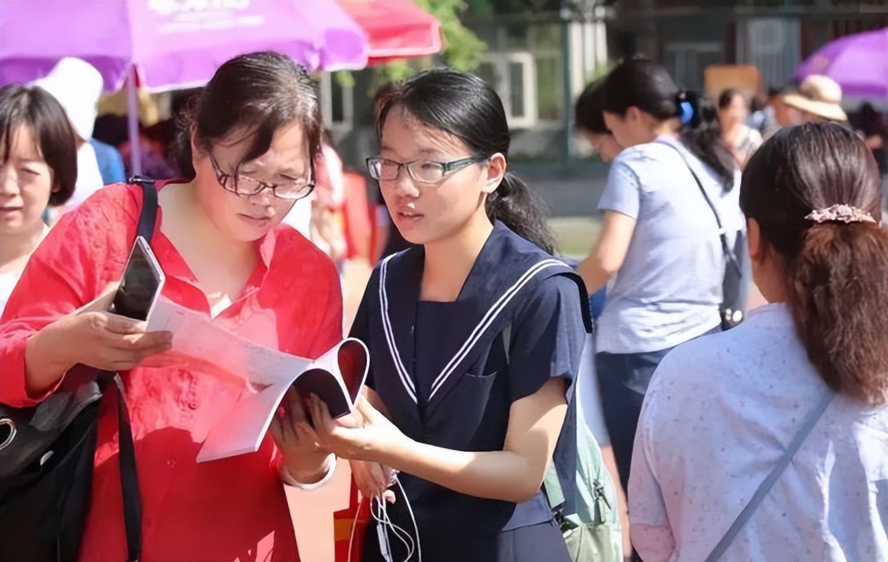 2022年高校综合实力最新排名，浙大位列第三，哈工大进步明显