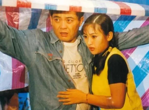 演员王新军：成名后抛妻弃子，把秦海璐宠成宝，前妻火了他却糊了