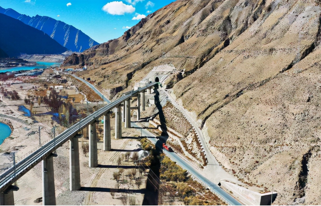 一公里花3亿,川藏铁路才修一段,为什么印度开始担忧?