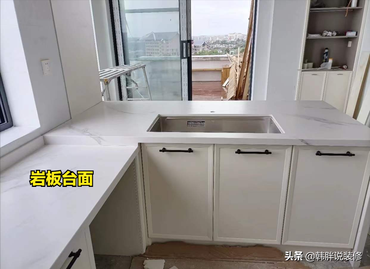 没钱装修直接住毛坯房，“赤贫风”意外走红，网友：比装修还好看