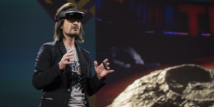 在办公室看 VR「小电影」，涉嫌性骚扰，微软 HoloLens 负责人将离职