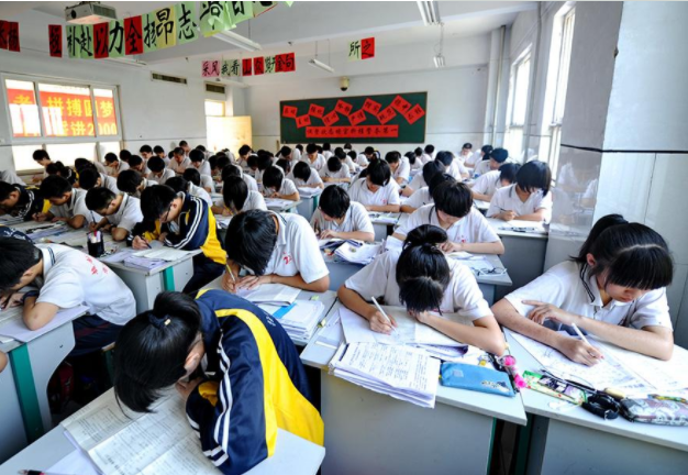 新高考“3+1+2”模式后，物理被成功捞上岸，这两科地位却很尴尬