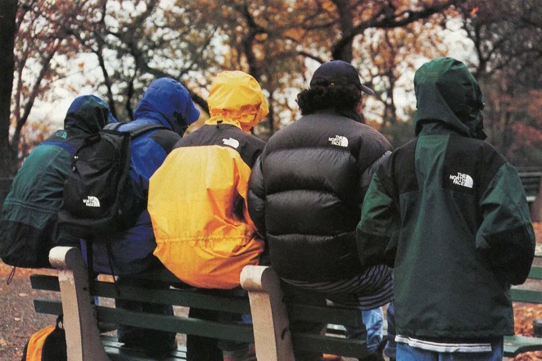 “内卷”下爆火的网红羽绒服，有的持续销量可观，有的却是智商税