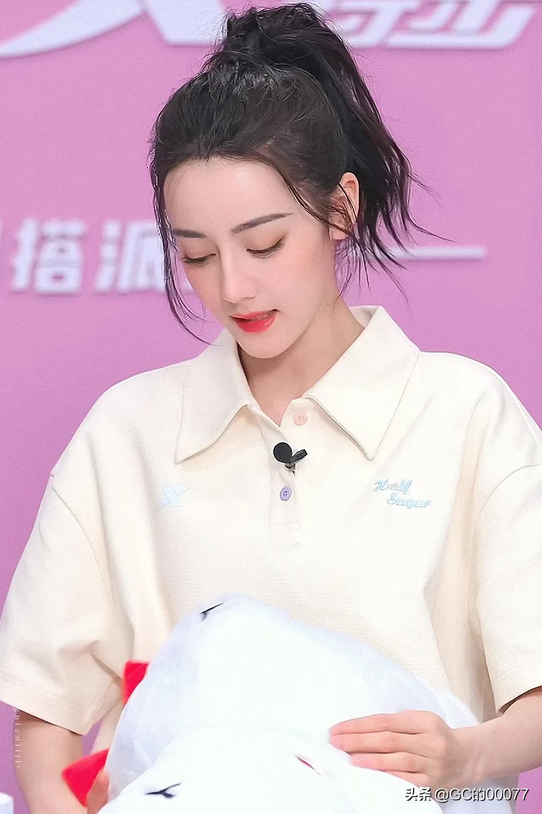 明星图片迪丽热巴特步