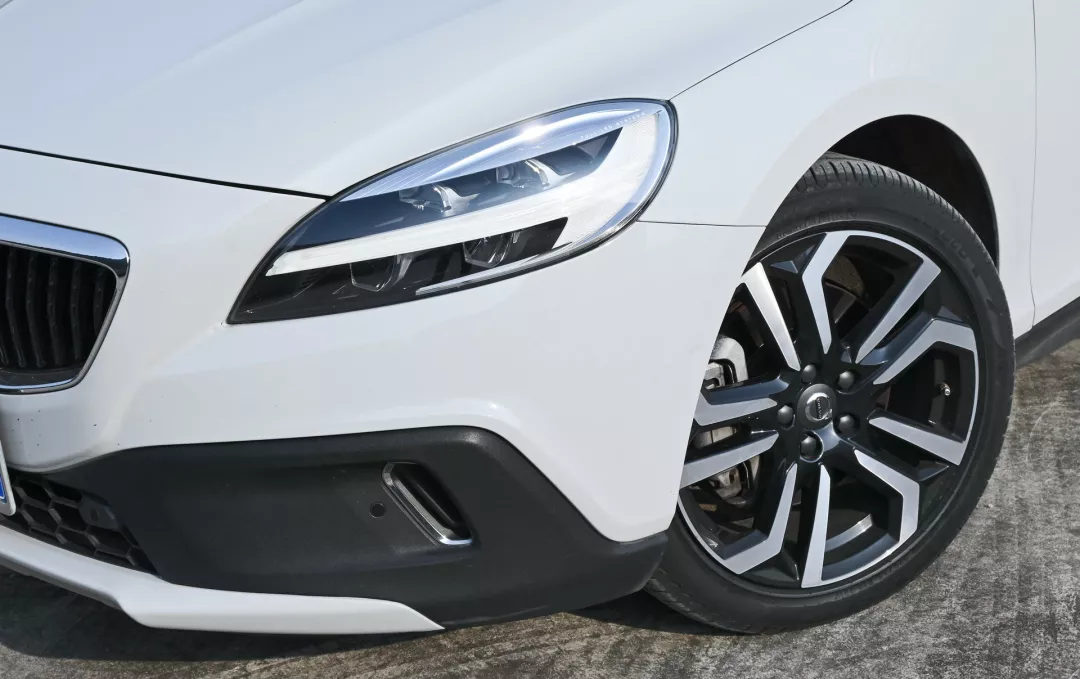 不甘平庸的另类钢炮——二手沃尔沃 V40CC