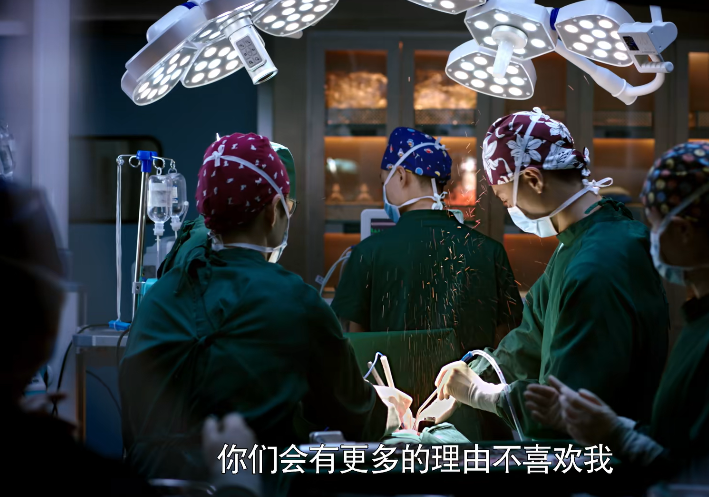 播出2集，收视率爆了！秦岚一出手，就给央视带来了“王炸”