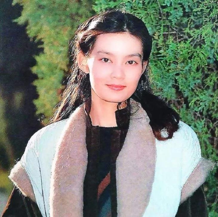 5位“妈妈专业户”演员：天生一张贵气脸，养尊处优，演不了穷人