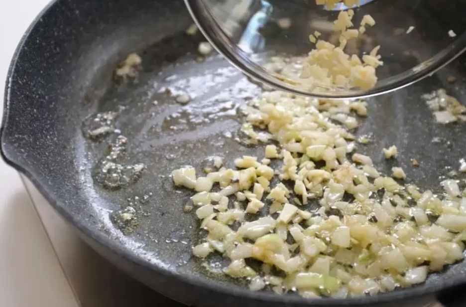 新鲜豌豆粒怎么做好吃（教你上桌马上见底的三种豌豆做法）