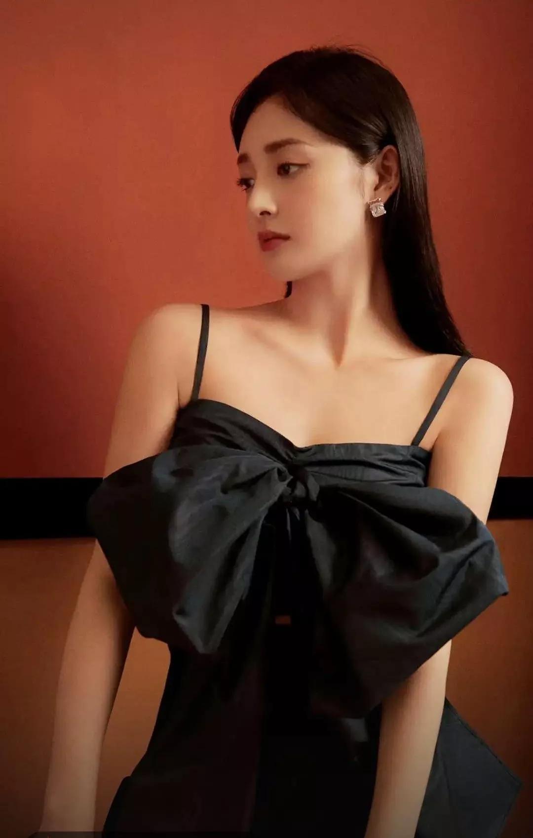 手机大片，女星周洁琼和许佳琪