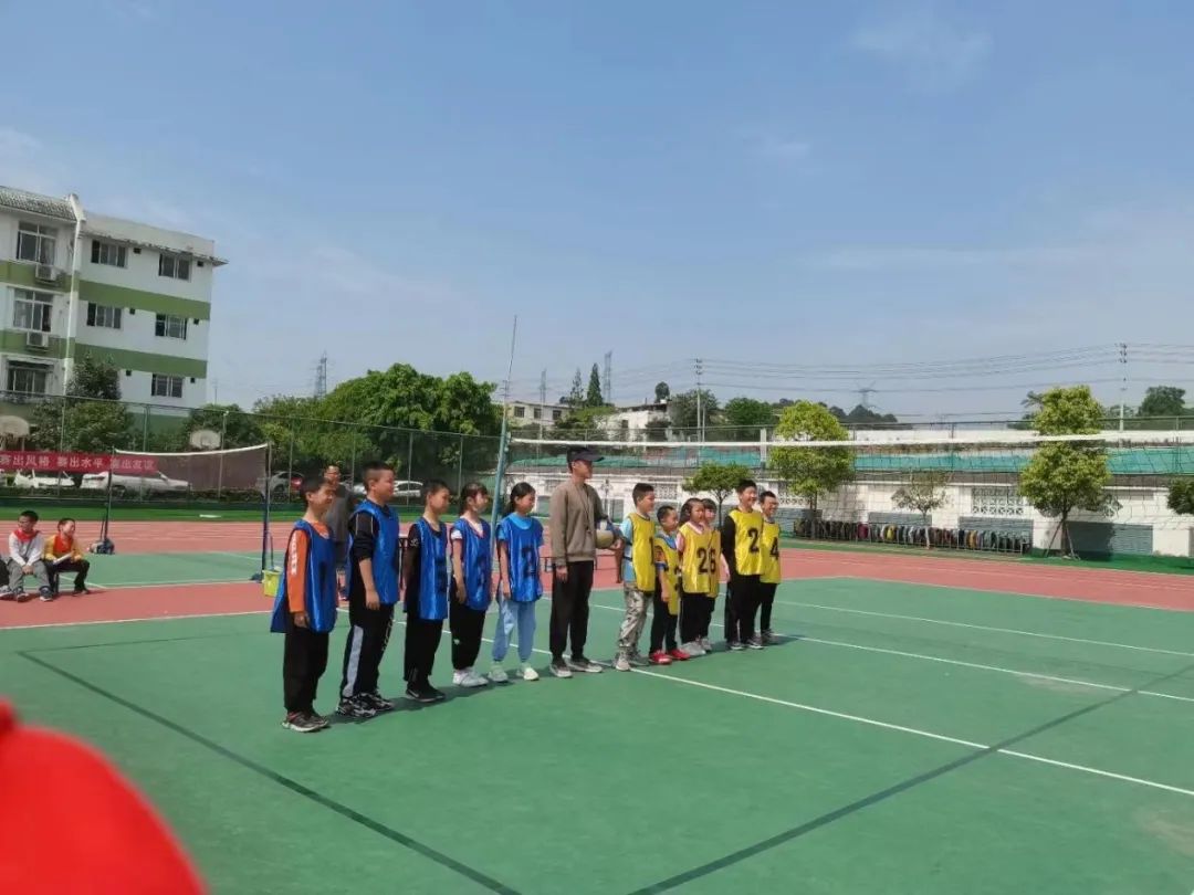 奋力拼搏展风采——天府新区煎茶小学校园排球赛拉开帷幕