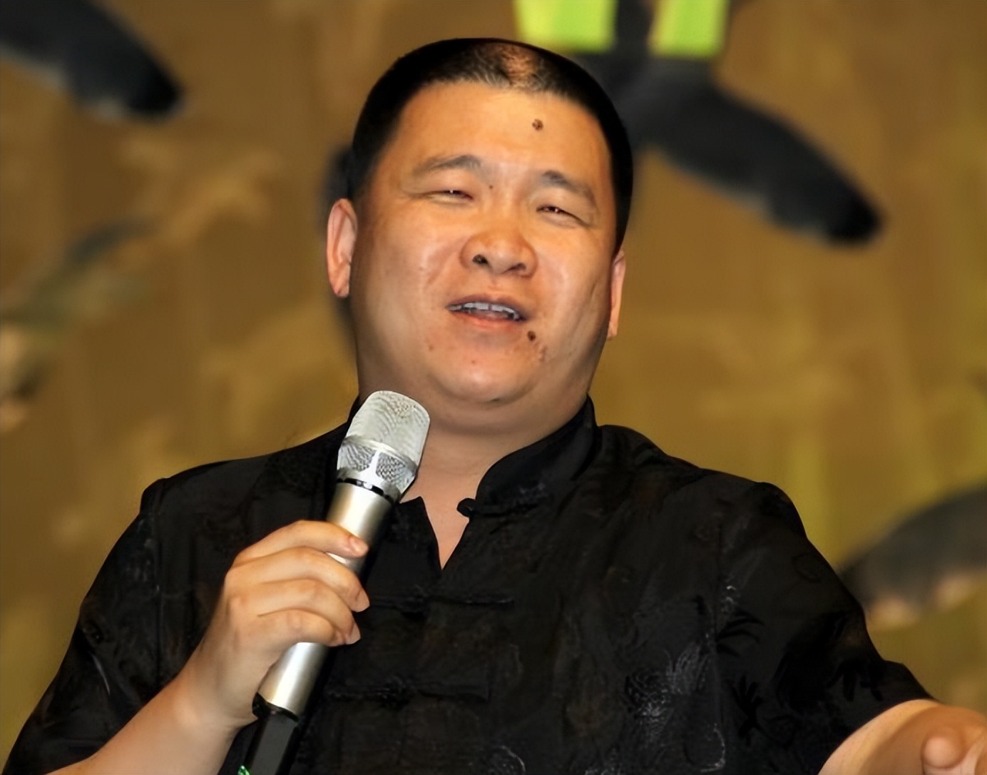 孙小宝：我的二人转比赵本山的正宗，20年前演出费就高达5000块