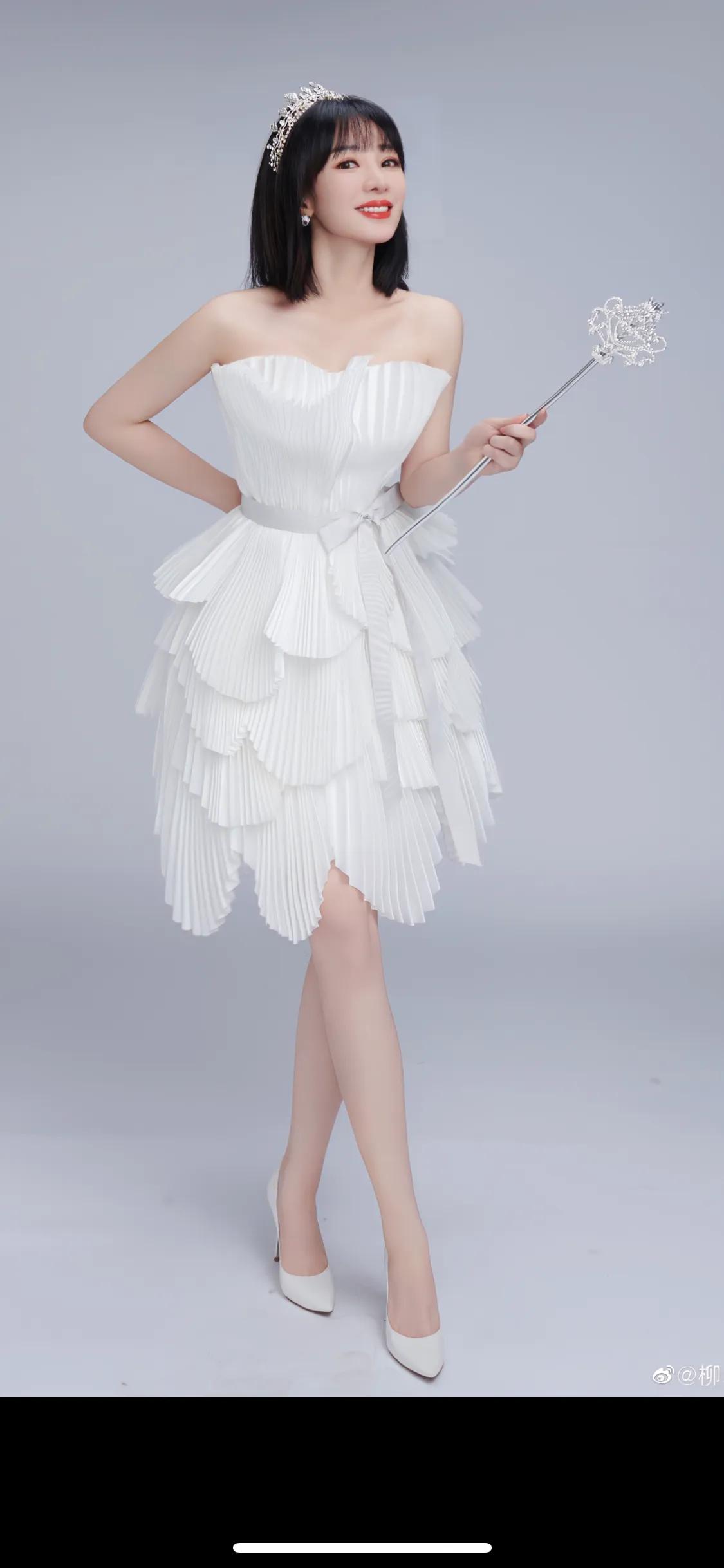 谢谢点赞,可以进主页看一看,里面的所有明星模特的图片全都是超清大图