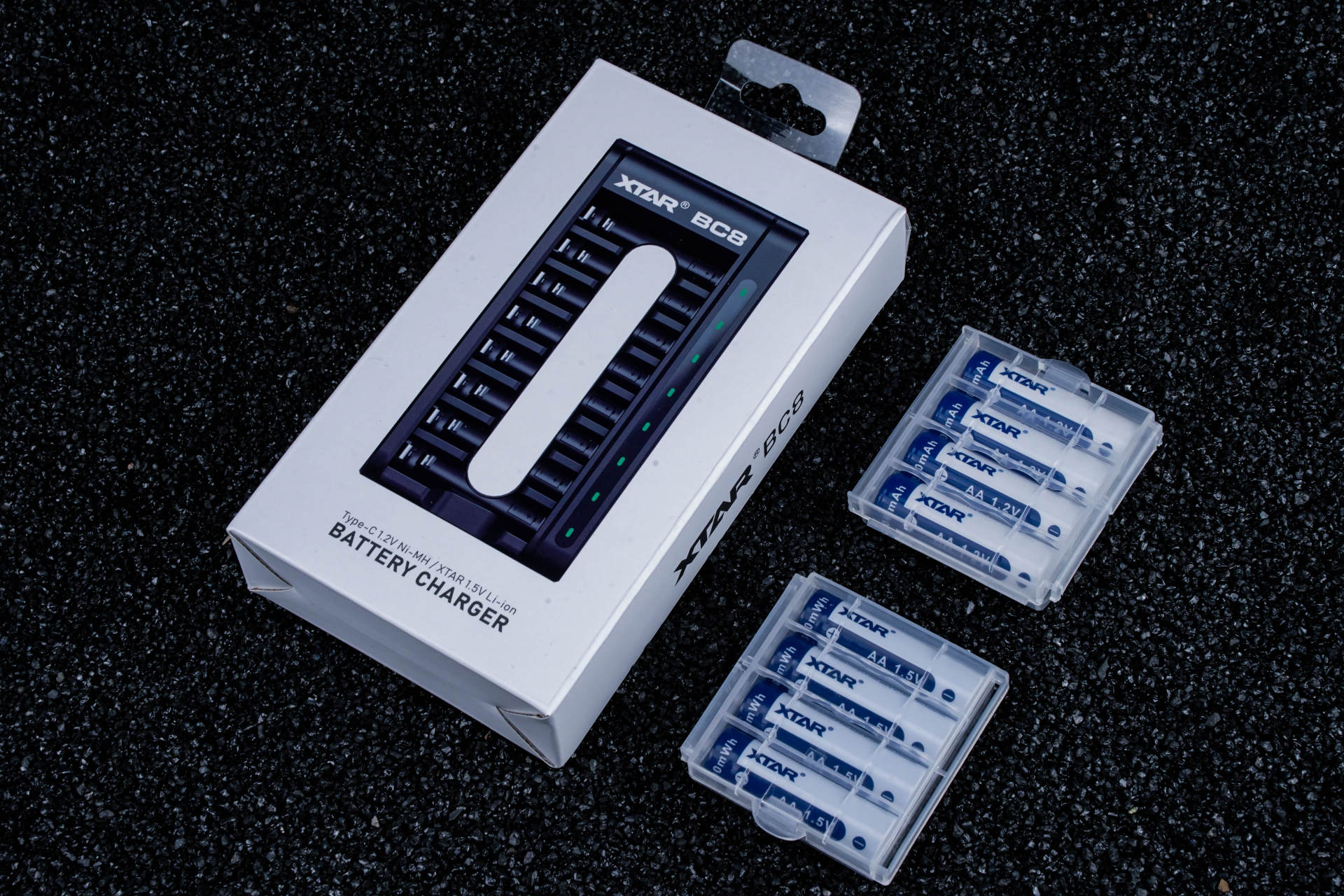 多品牌电池混充，充电快，放电强。入手爱克斯达 XTAR BC8感受