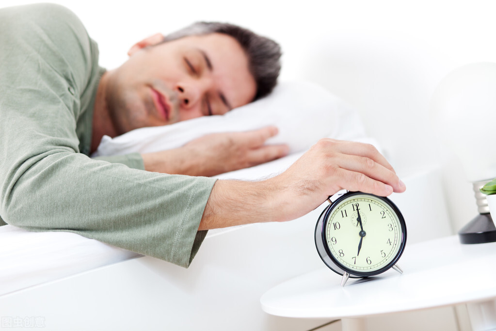 经常半夜突然“自然醒”，难再入睡，是怎么回事？或是这几种毛病