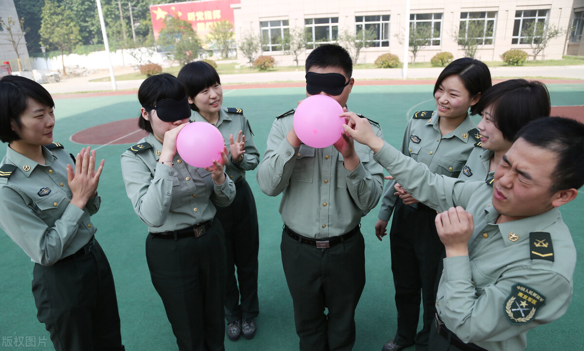 高三的学生，准备报考定向士官，偏远地区工资是不是高一点？