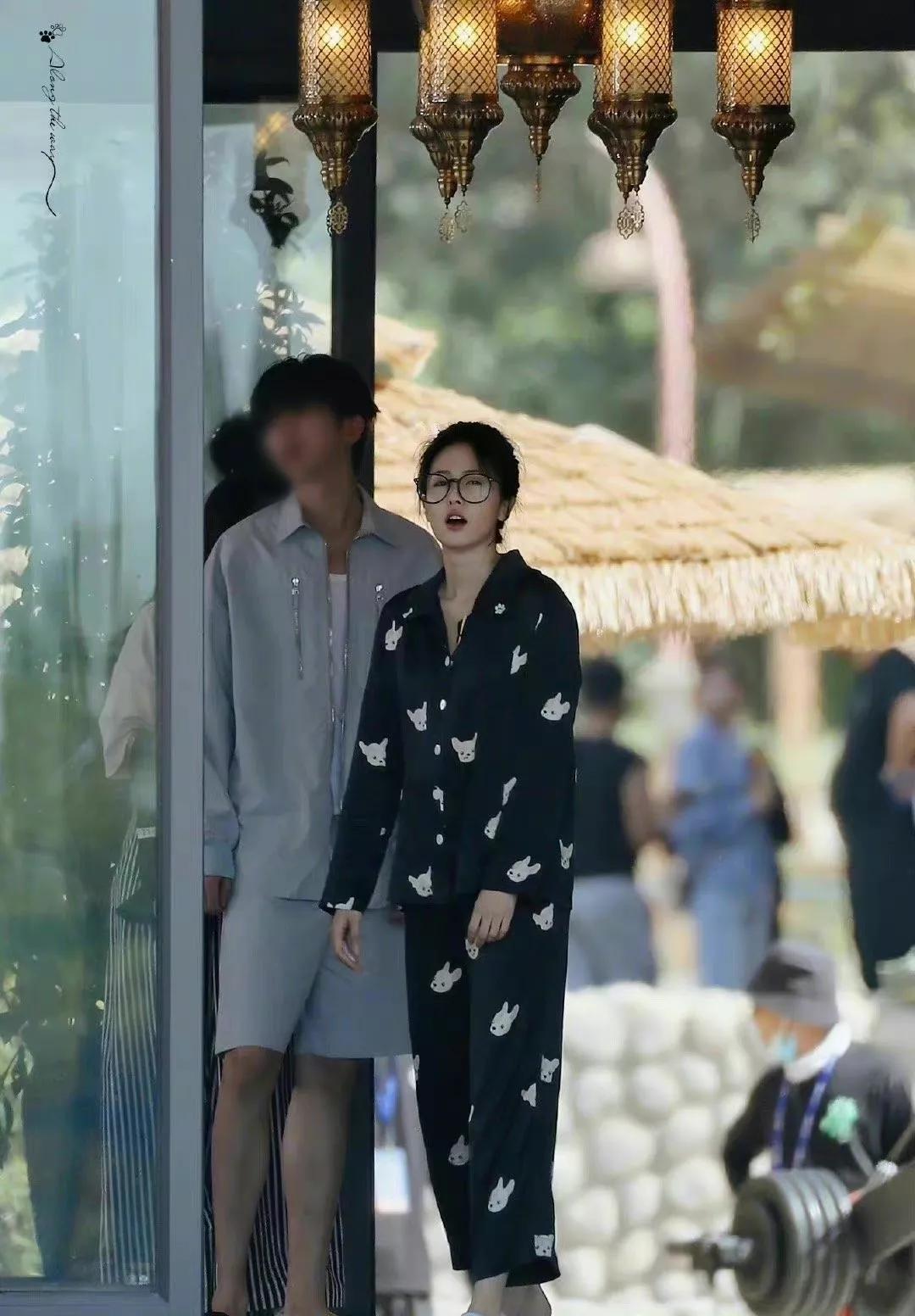 白鹿跑男睡衣路透