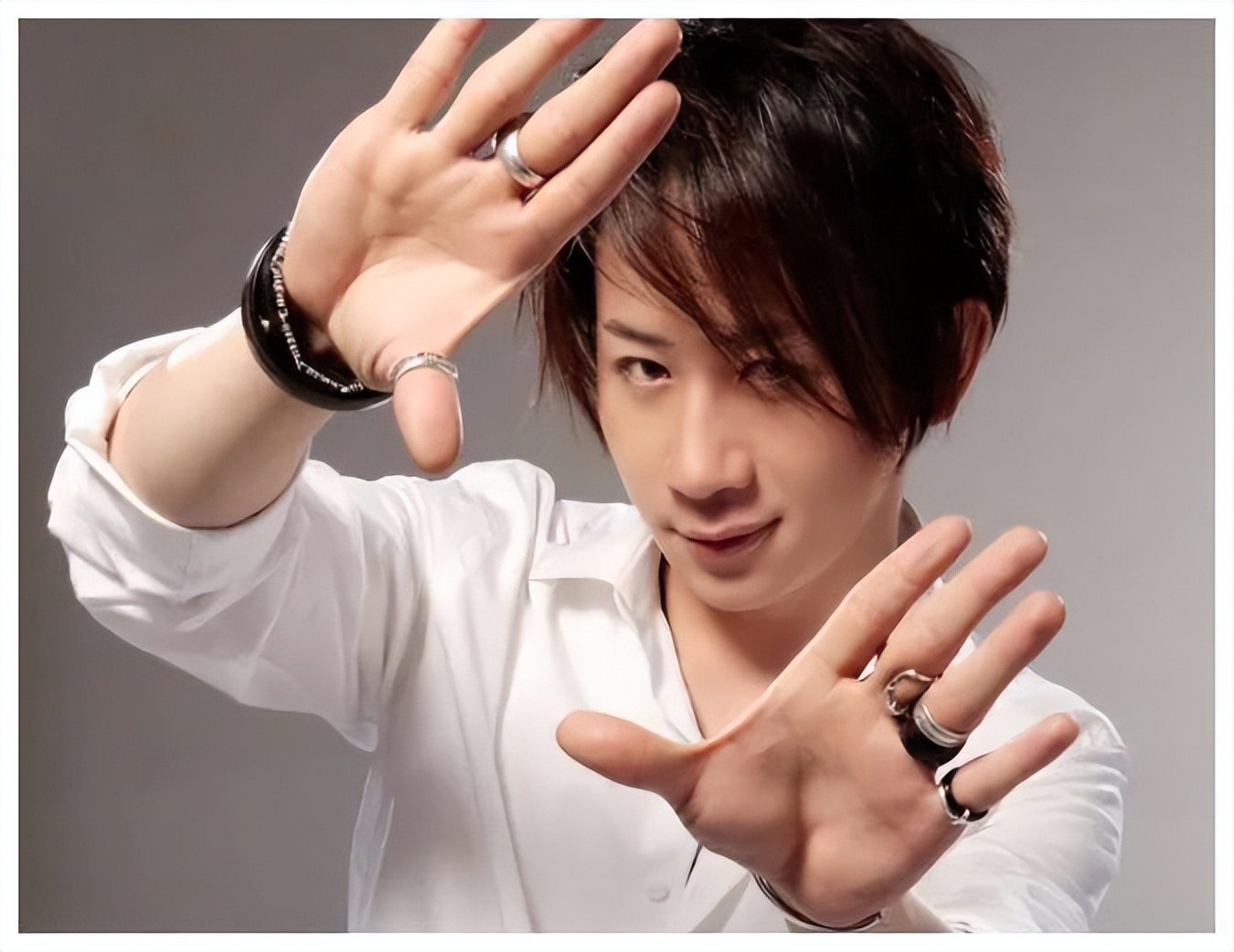 “魔术师”刘谦，从一夜爆红到消失，被时代抛弃还是安于现状？